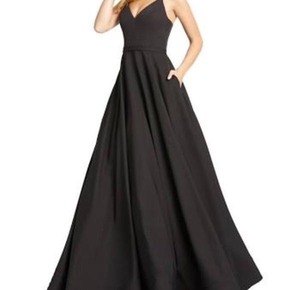 IEENA for Mac Duggal size 12 Black ball gown - Picture 3 of 11